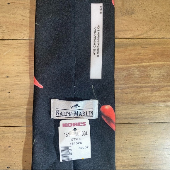 Vintage Ralph Marlin Mens Black Aye Chihuahua Peppers Daron Fayas Neck Tie Dog - Picture 4 of 7
